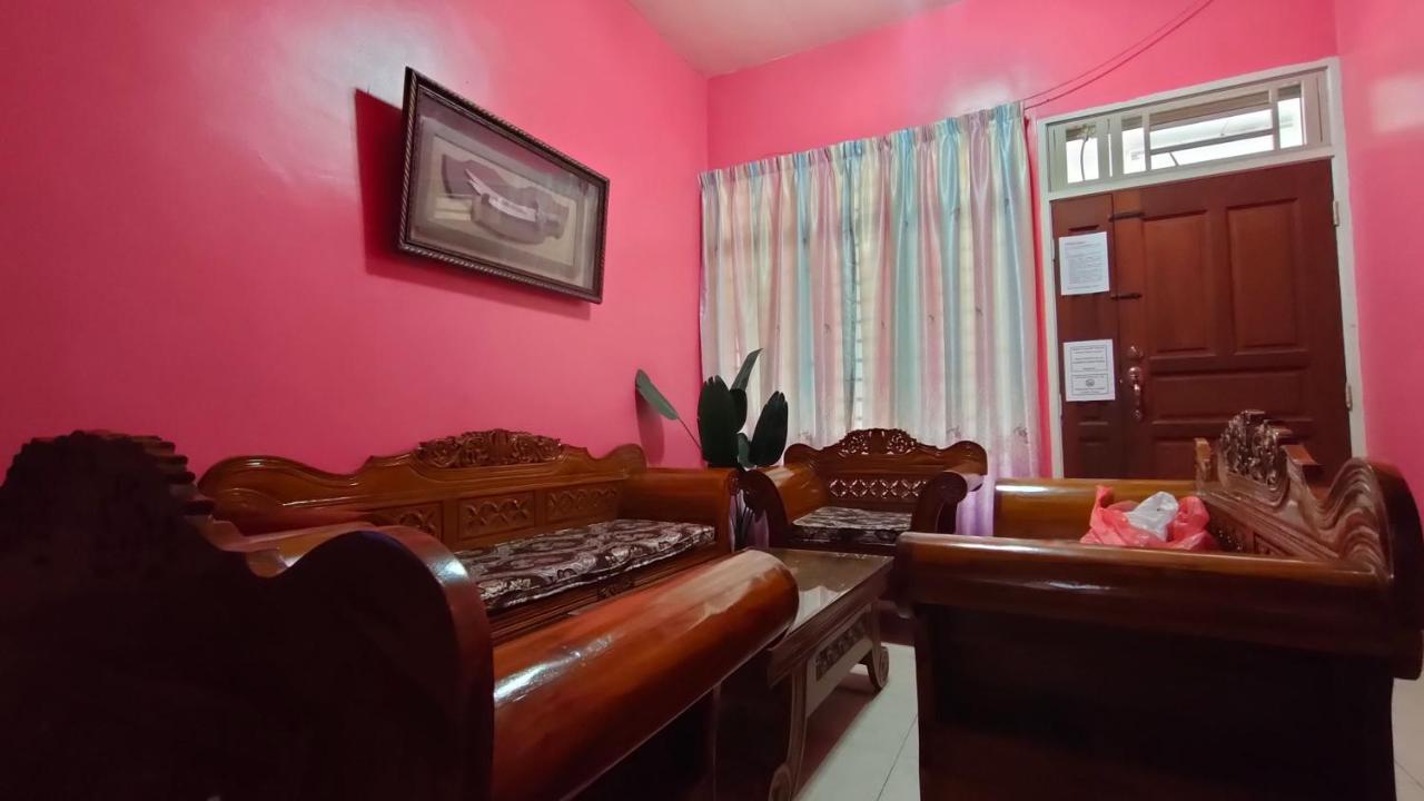 Zulaikha'S Homestay Ulu Tiram Johor Bahru Exterior photo