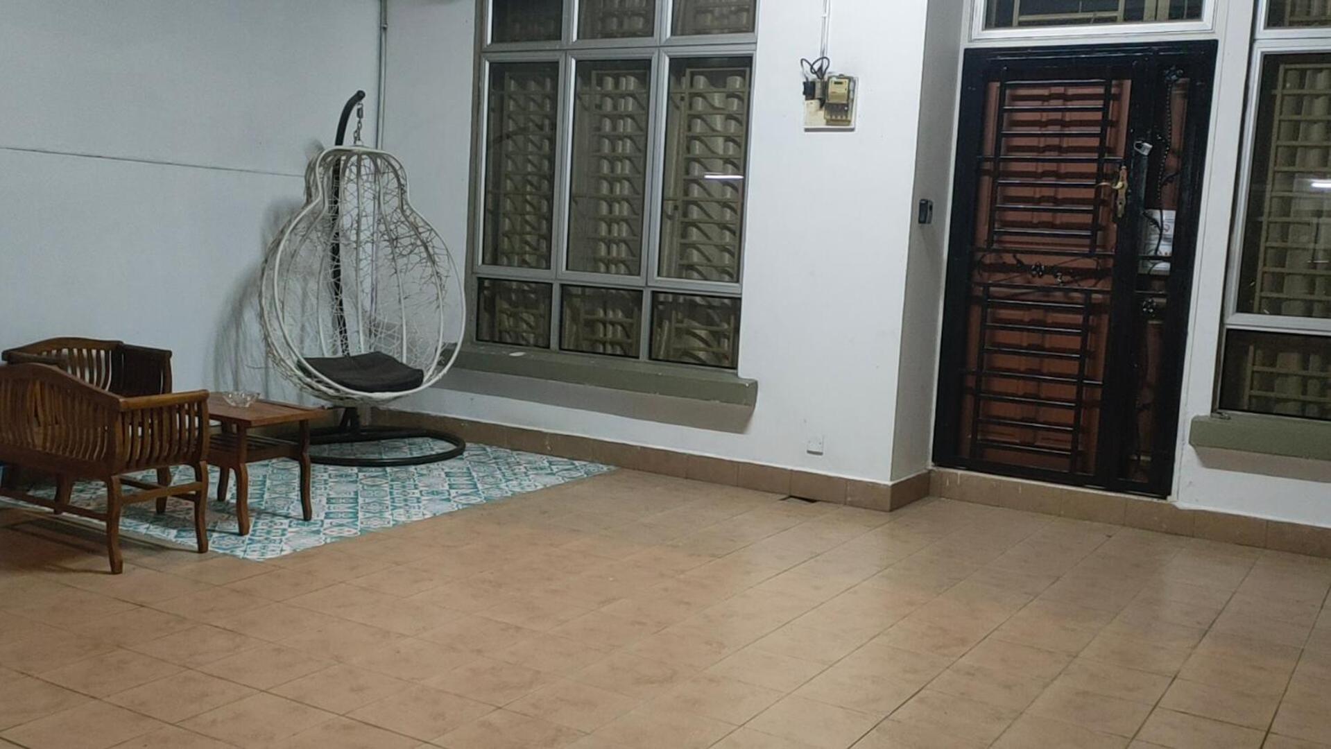 Zulaikha'S Homestay Ulu Tiram Johor Bahru Exterior photo